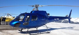 Hélicoptère Agusta 109 sièges alignés gris