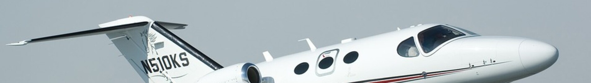 Citation Jet Mustang або Embraer Phenom 100 – Як вибрати?