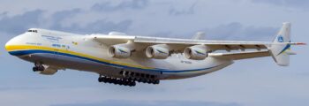 Avion cargo Mini Guppy