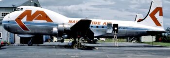 Avion cargo Mini Guppy