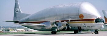 Avion cargo Mini Guppy