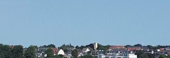 Châteauroux – Vue aérienne des champs et verdure.