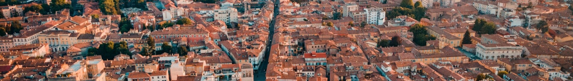 П'яченца : оренда приватних літаків 