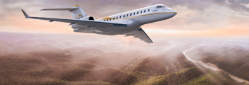 Jet privé Challenger 604 en vol dans les nuages