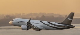 location jet privé, cabine MD 83 vide sièges blancs