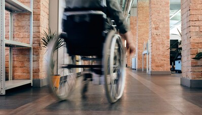 Доступність для людей з обмеженою мобільністю в приватних літаках