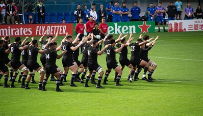 Чемпіонат світу з регбі 2023: підніміться в небо на приватному літаку.