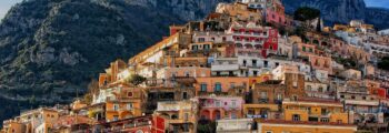 Empuriabrava : vue mer paisible avec boissons.