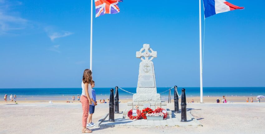Пляжі висадки в Нормандії в День Д: досвід з гелікоптера